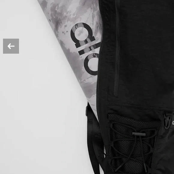 BRAND NEW Alo Black Yoga Mat Bag — NEVER USED - Picture 9 of 13